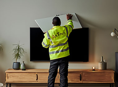 Artina Gallery tableaux styled in a modern living room